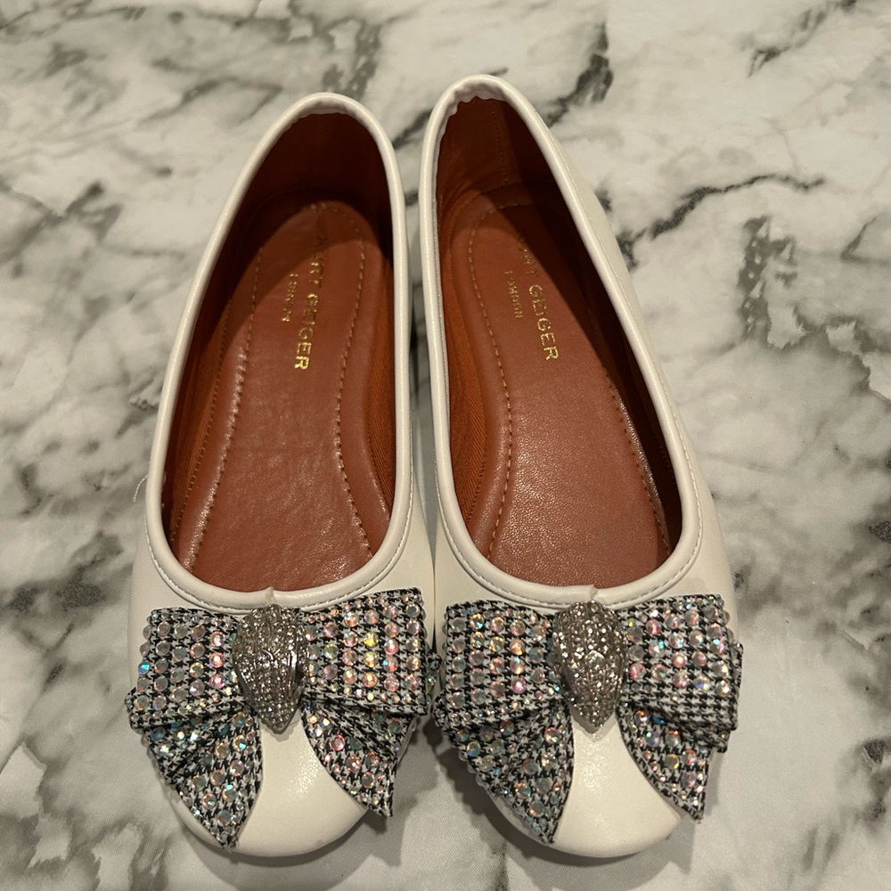Kurt Geiger White Girls Flats with Rhinestone Bow size US2